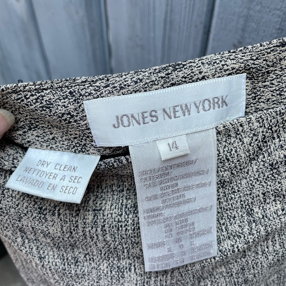 Jones New York Pencil Skirt - Picture 2 of 2